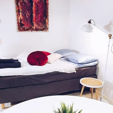 Apartment New Ruby Near Helsinki Airport In Kivistoe *